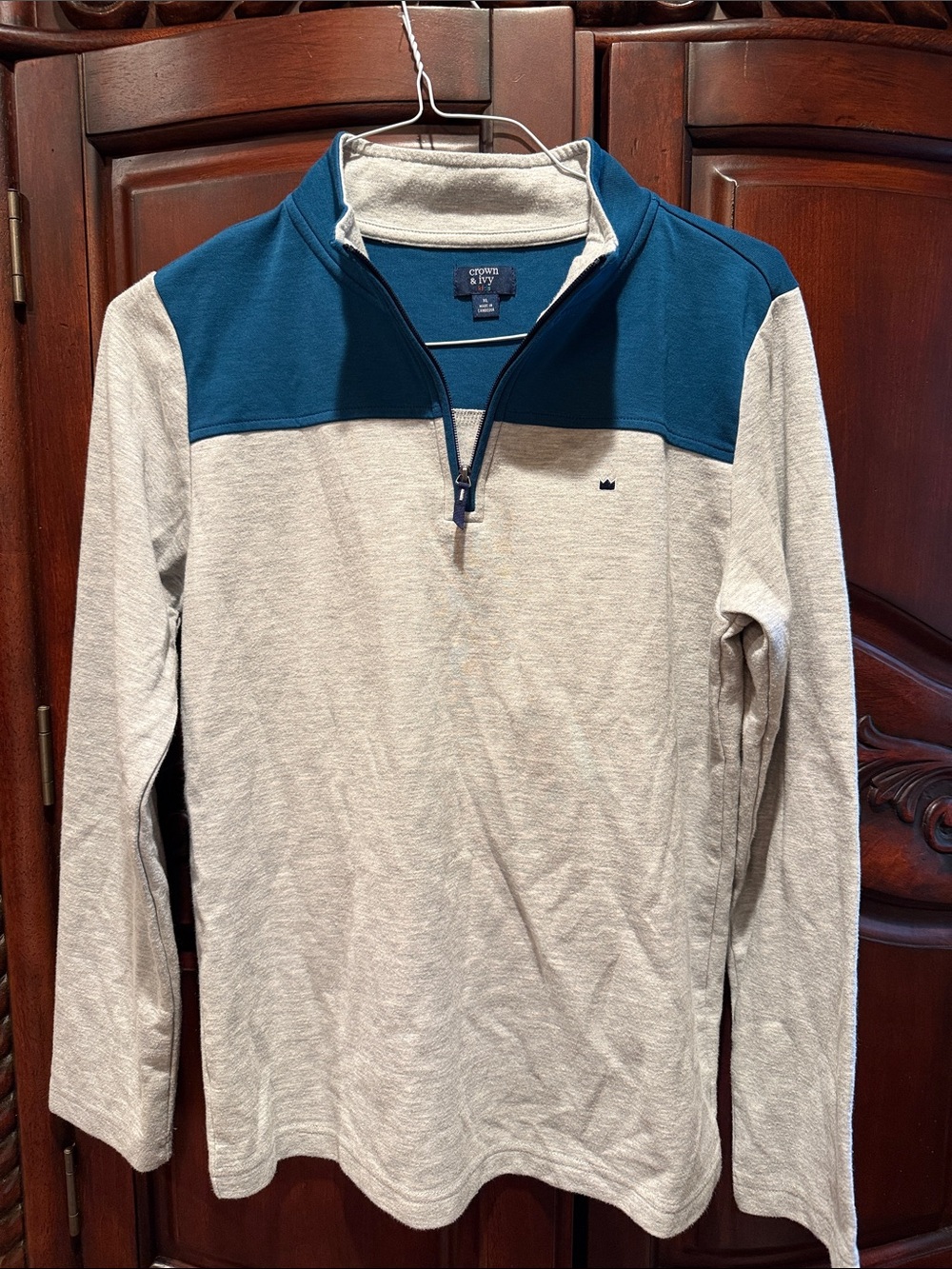 crown & ivy Light Gray Quarter-Zip Pullover with Teal Yoke